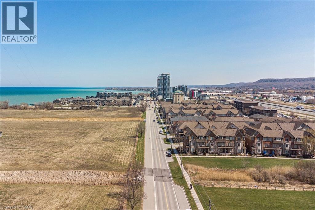 550 NORTH SERVICE Road Unit# 711