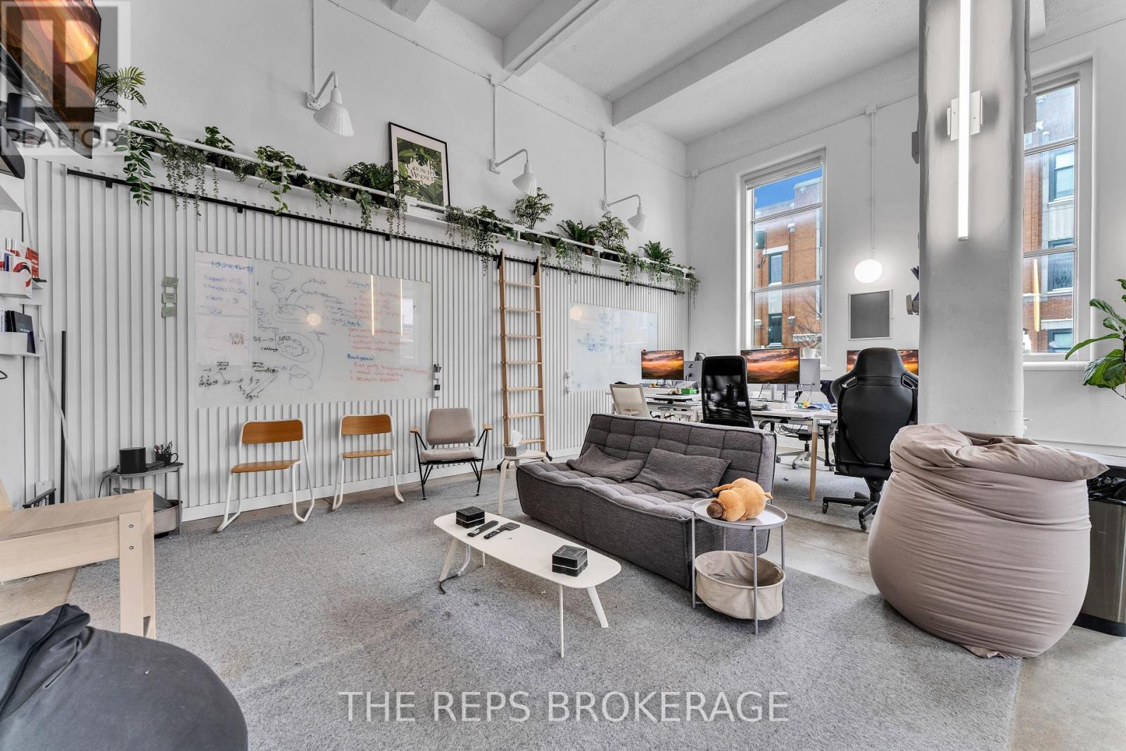 43-45 ECCLES STREET W