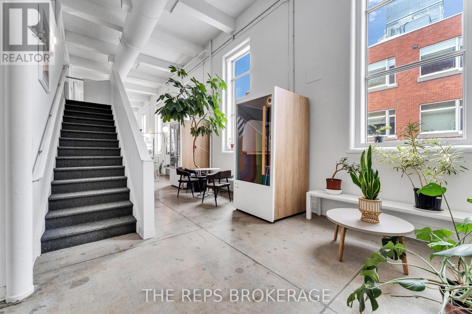 43-45 ECCLES STREET W