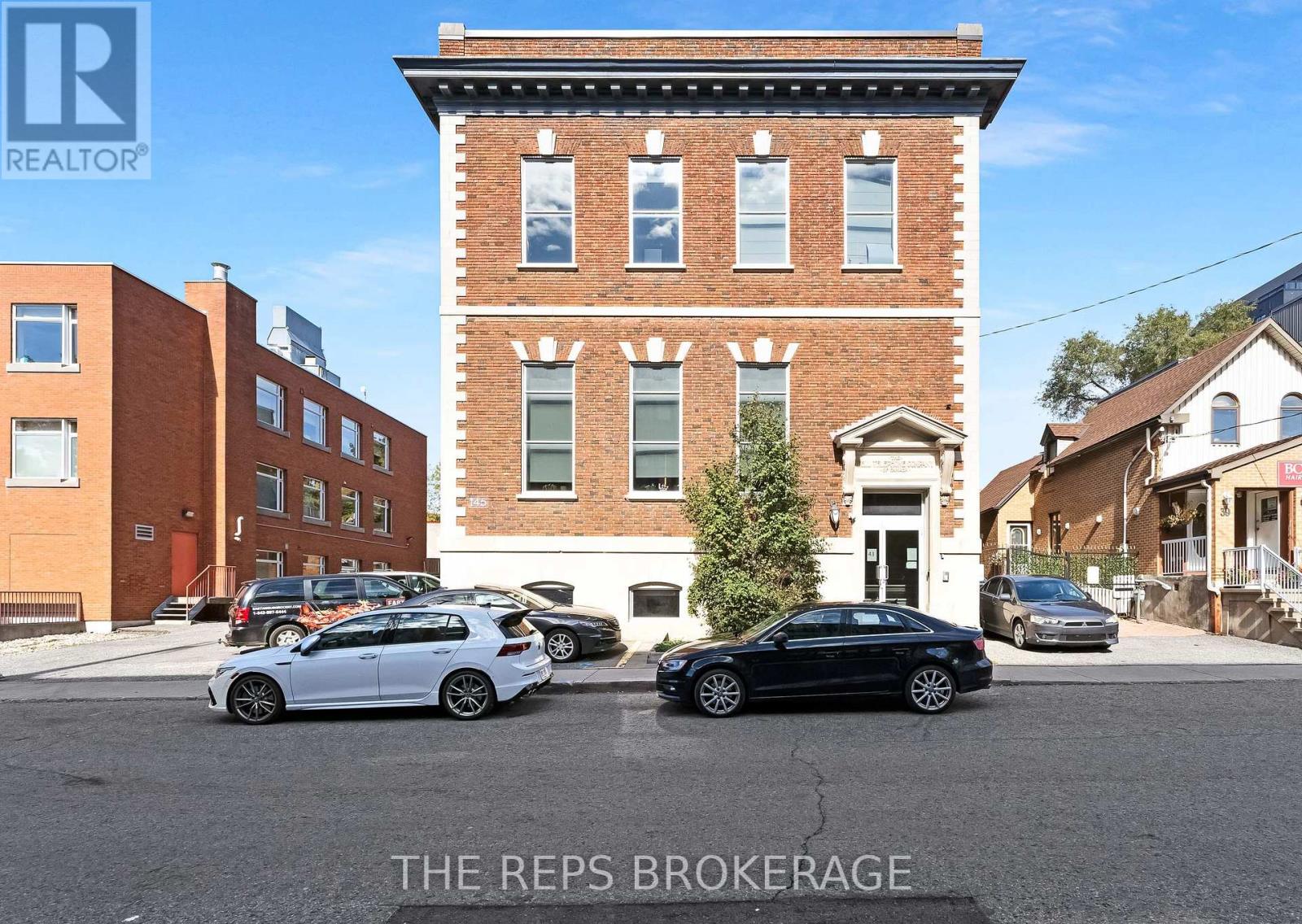 43-45 ECCLES STREET W