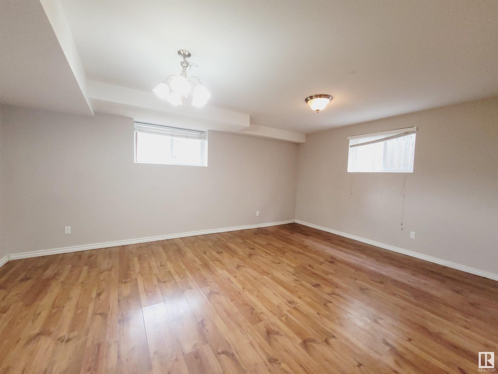 10333 162 ST NW