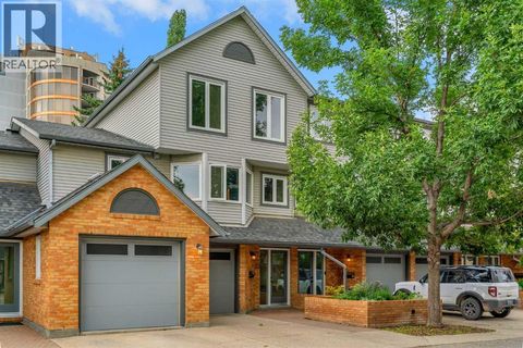 22 Coachway Green SW Calgary AB T3H1V8