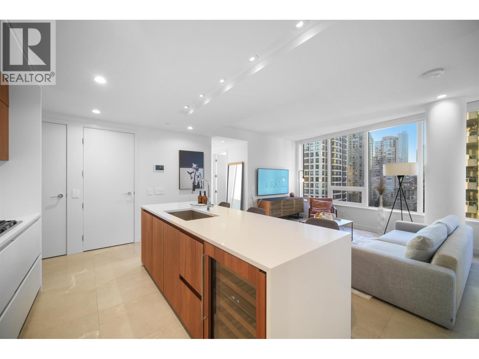 1405 885 CAMBIE STREET