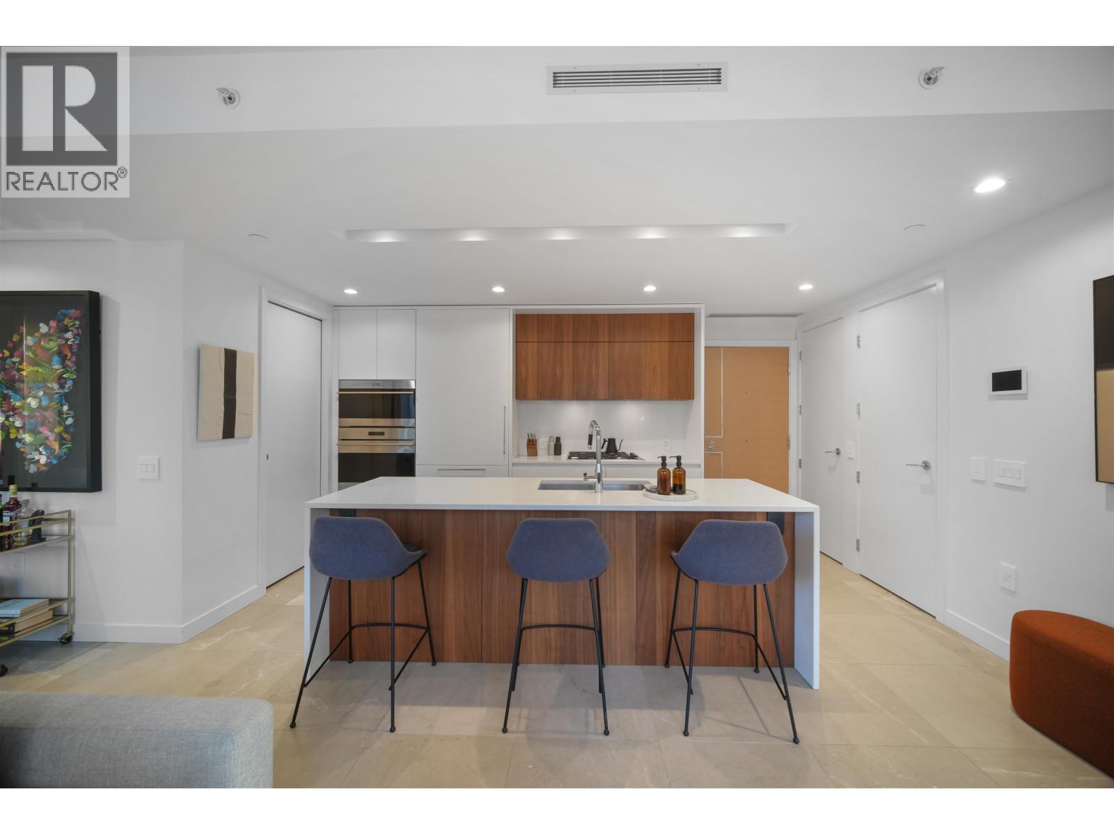 1405 885 CAMBIE STREET