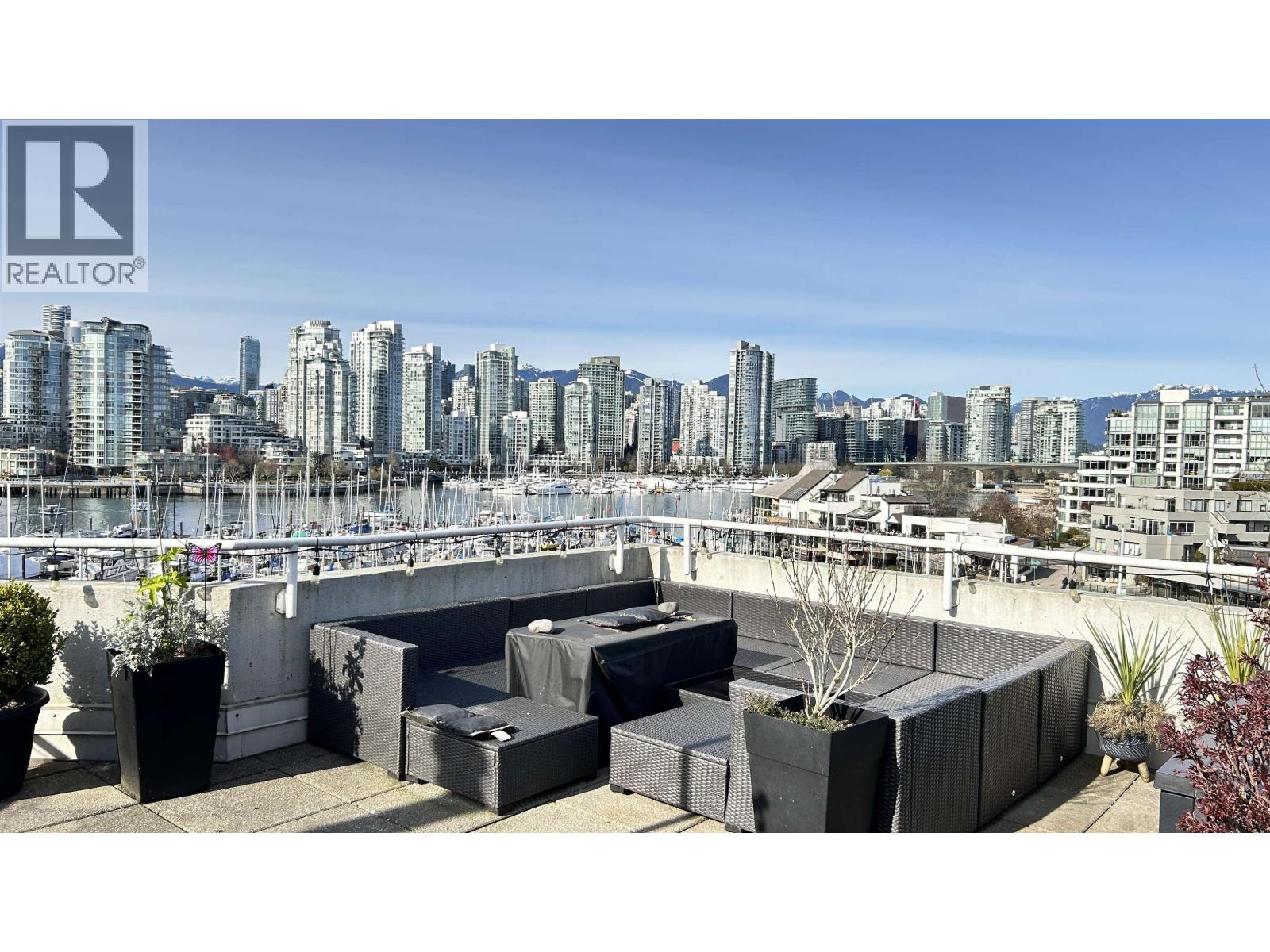 315 674 LEG IN BOOT SQUARE