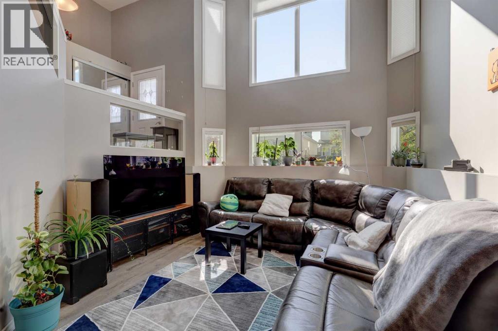 246 Arbour Grove Close NW