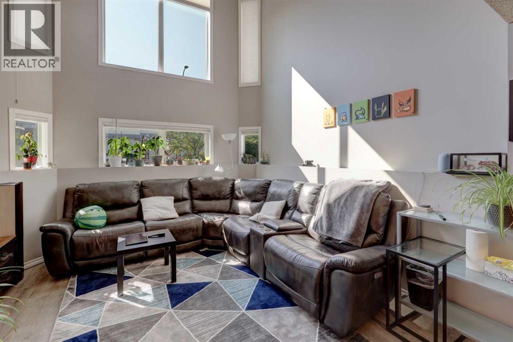 246 Arbour Grove Close NW