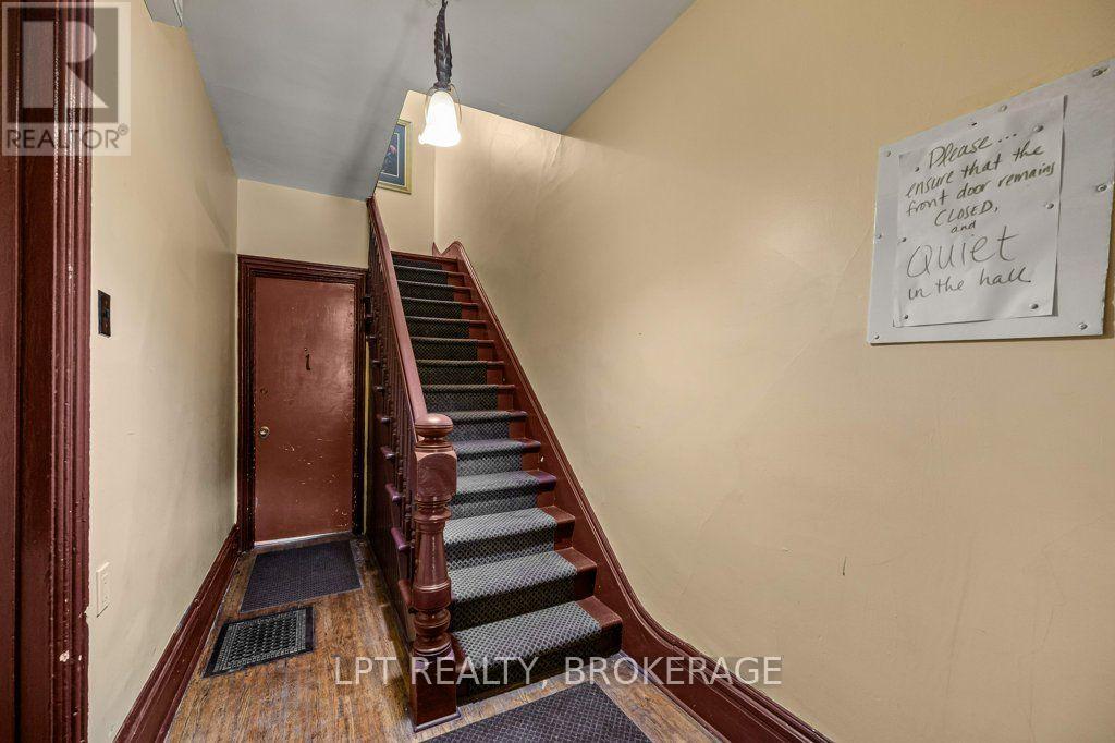 374 BARRIE STREET