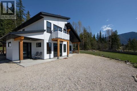 215 Cotswold Road Nakusp BC V0G1R0