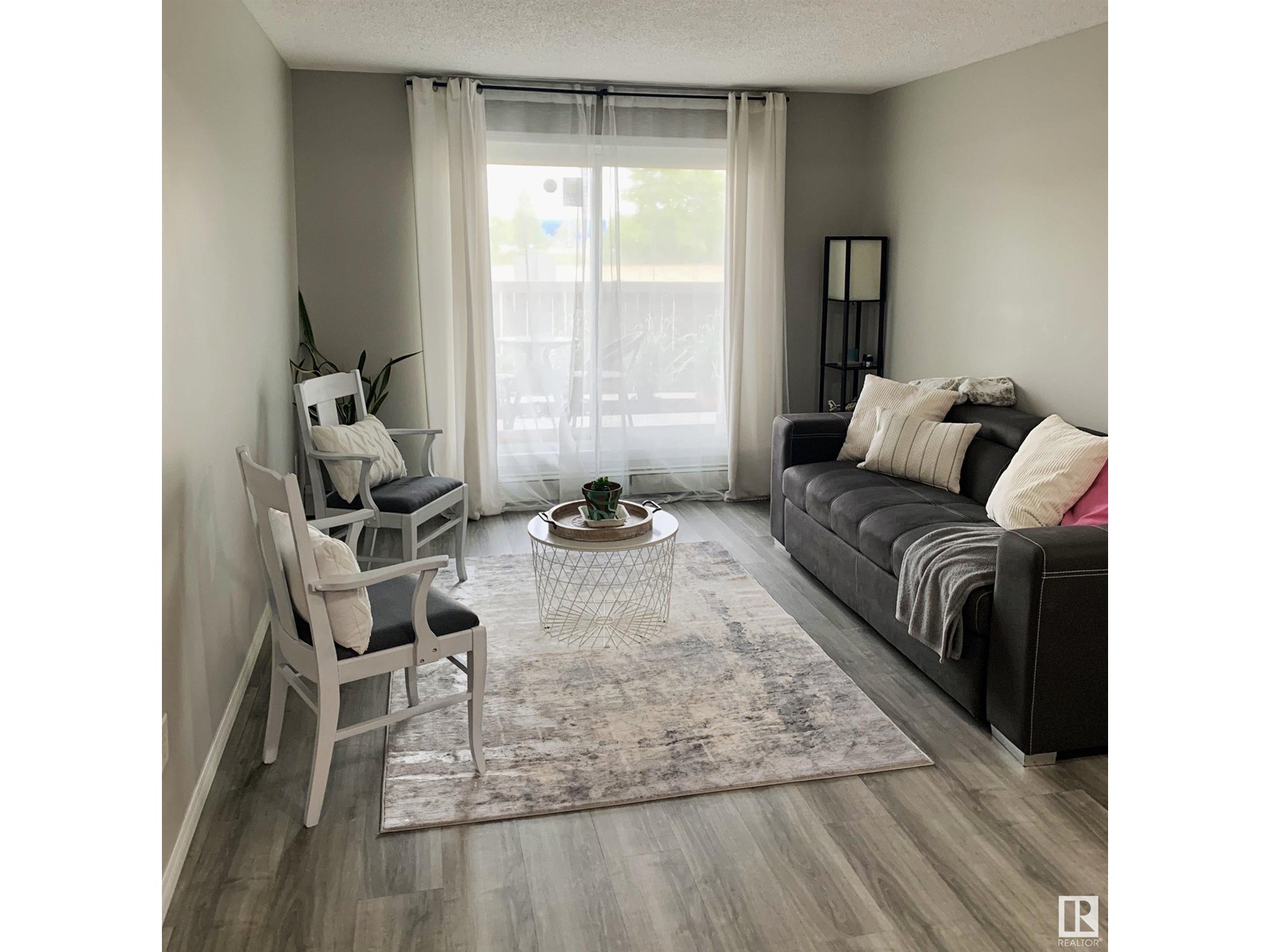 #118 309 CLAREVIEW STATION DR NW