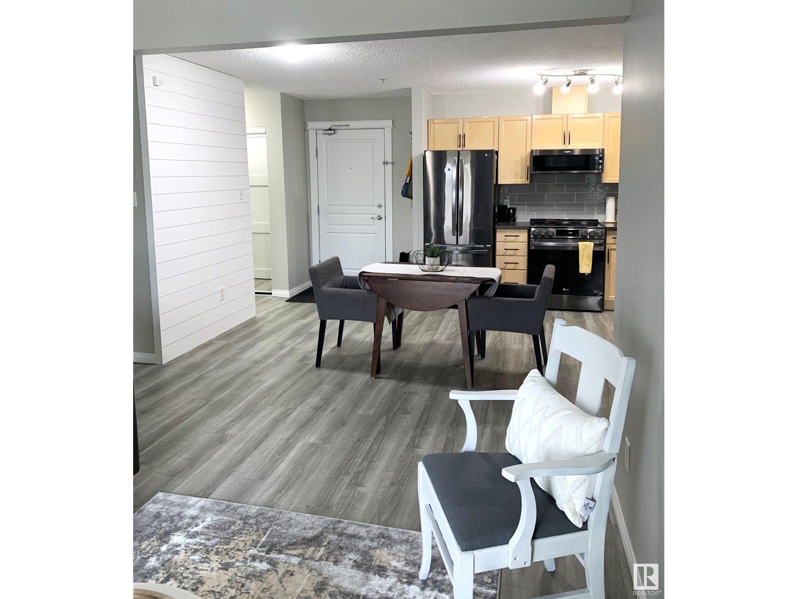#118 309 CLAREVIEW STATION DR NW