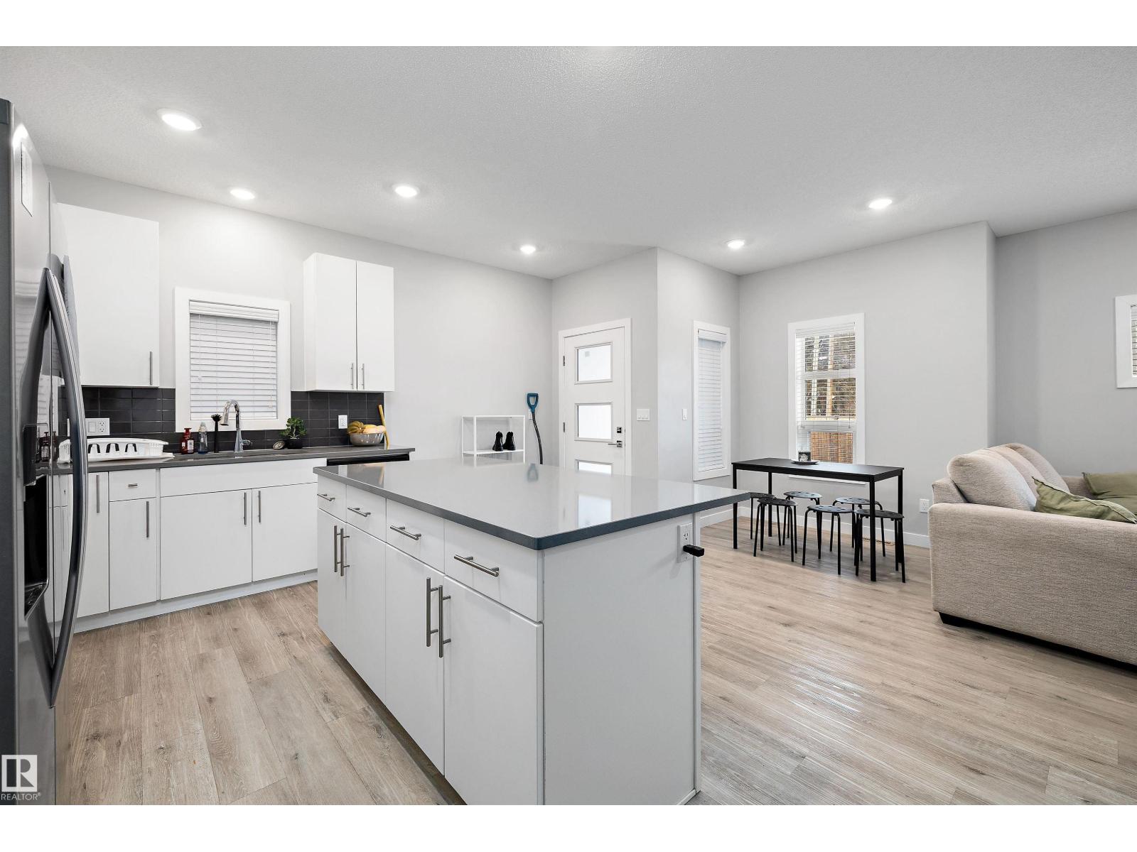 7419 106 ST NW