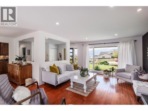 841 Churchill Court Kelowna BC V1Y8J4