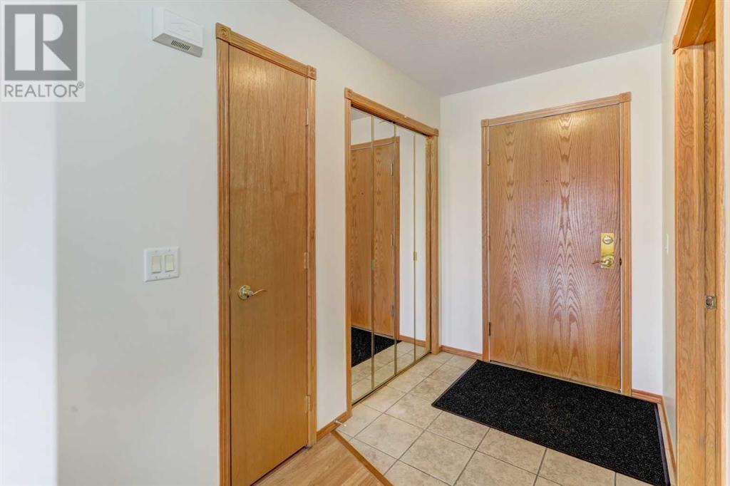 228, 728 Country Hills Road NW