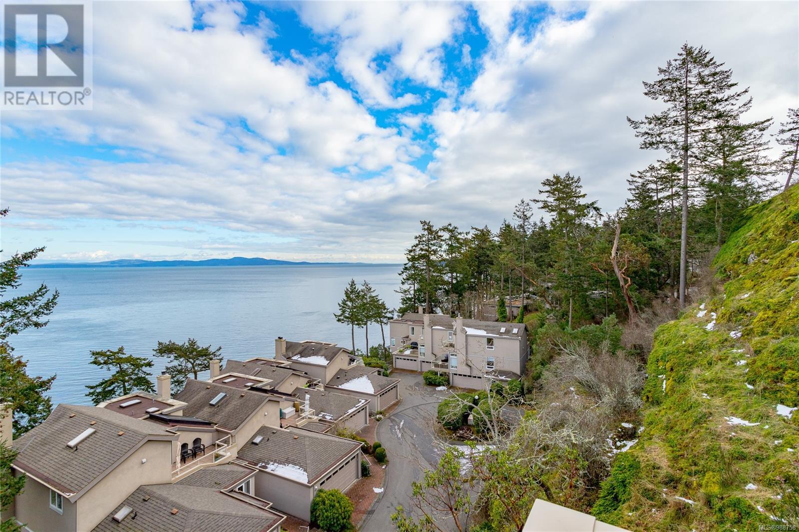 9 4771 Cordova Bay Rd