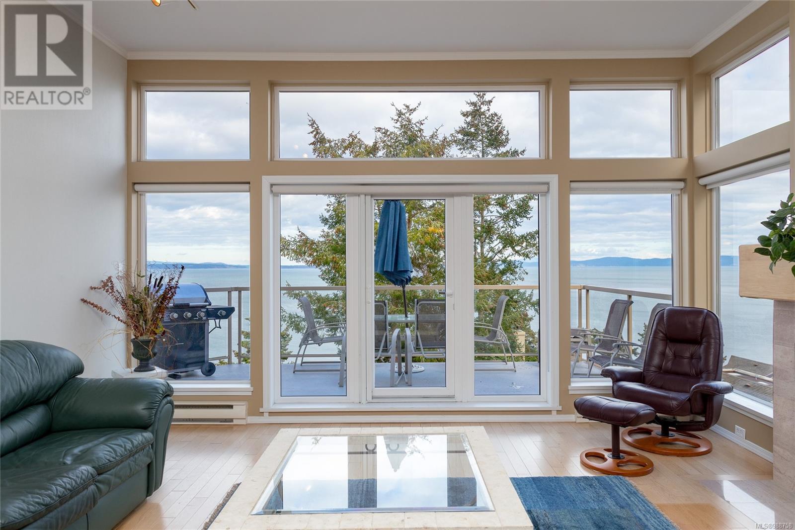 9 4771 Cordova Bay Rd