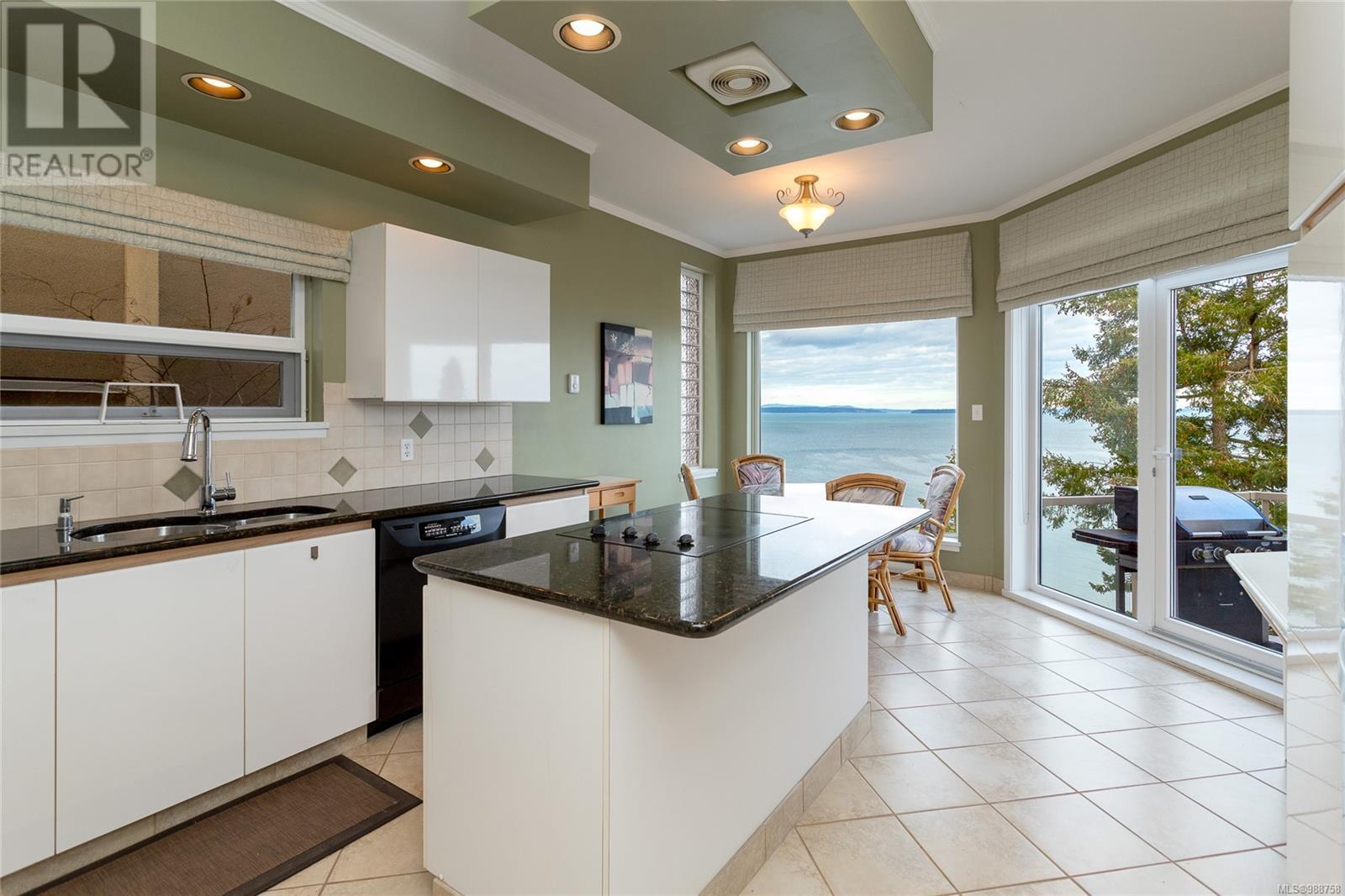 9 4771 Cordova Bay Rd