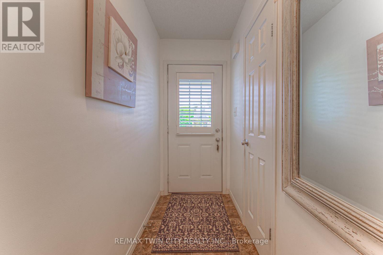513 BEAUMONT CRESCENT