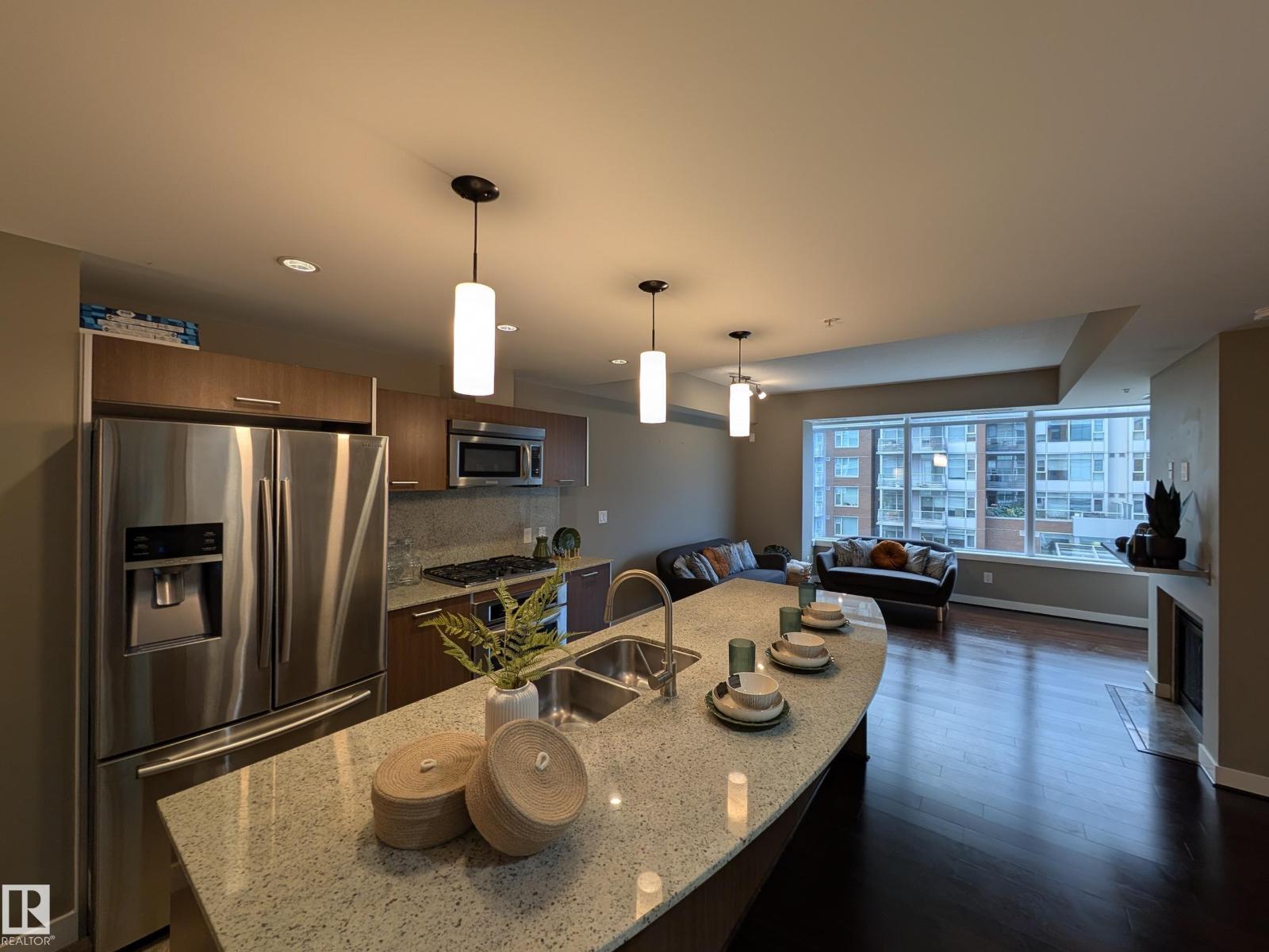 #416 2510 109 ST NW