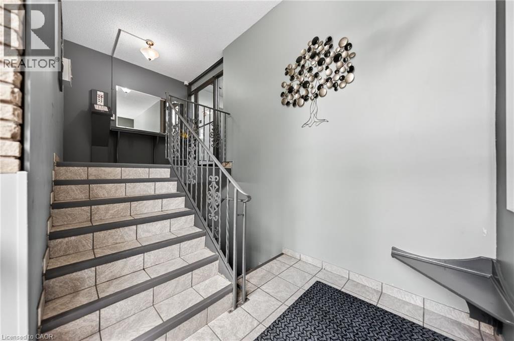 6 SHETTLESTON Drive Unit# 102