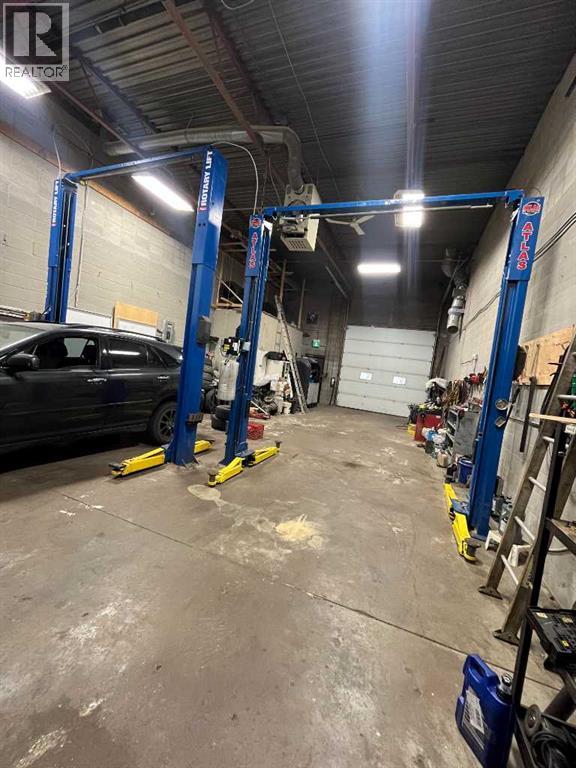 11, 2235 30 Avenue NE