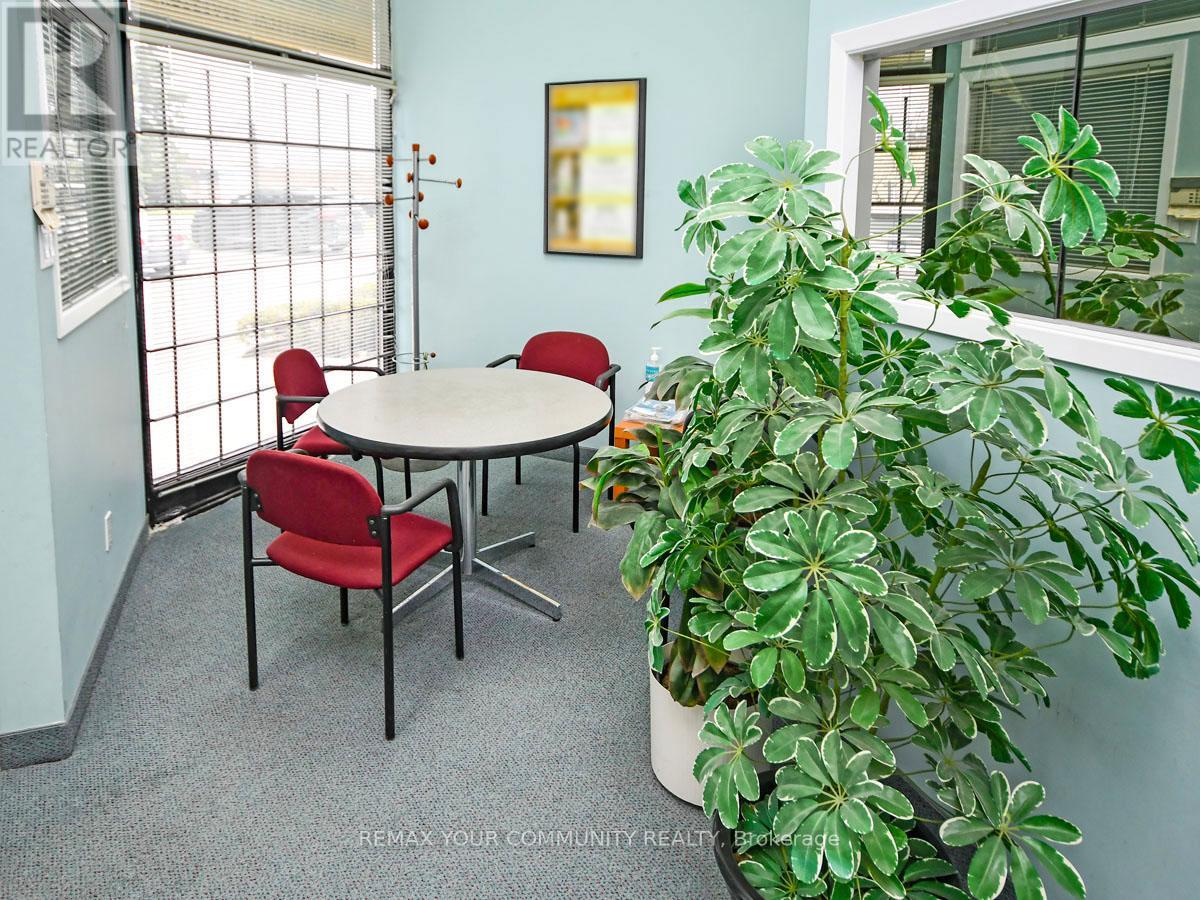 3 - 800 PETROLIA ROAD