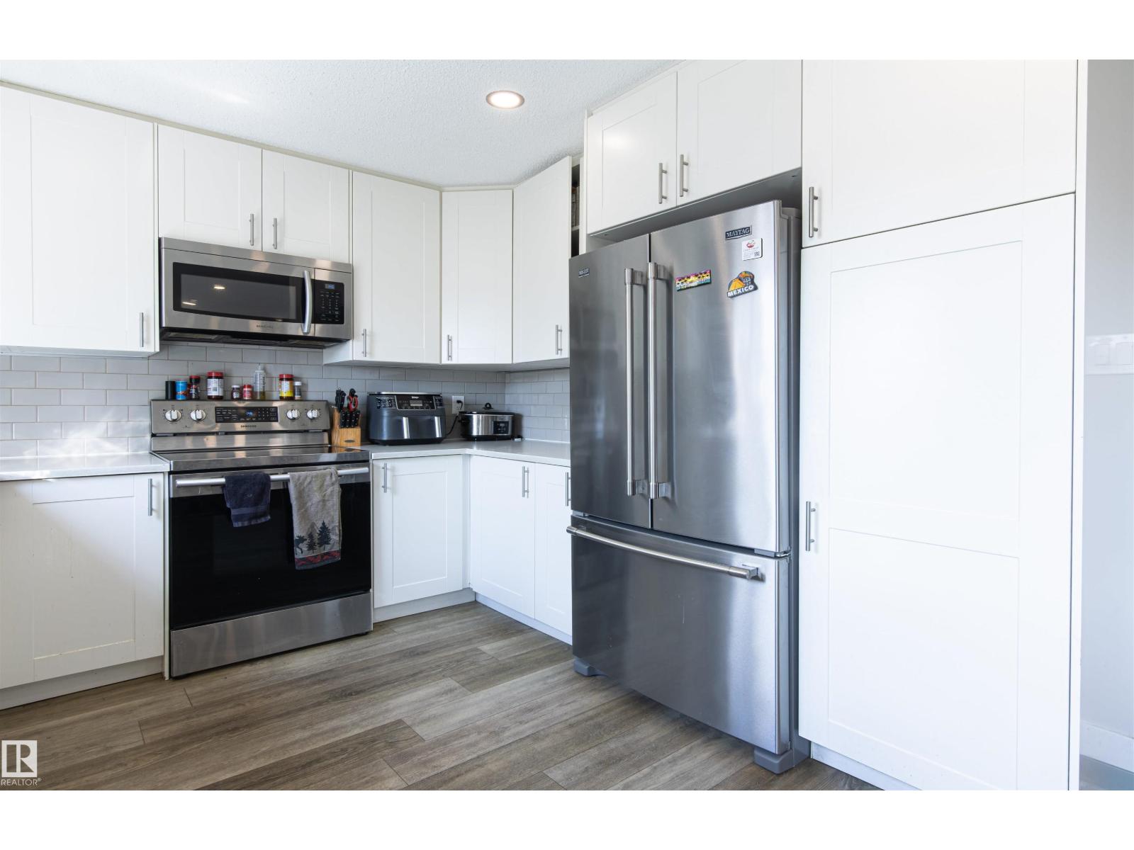 7115 39A AV NW