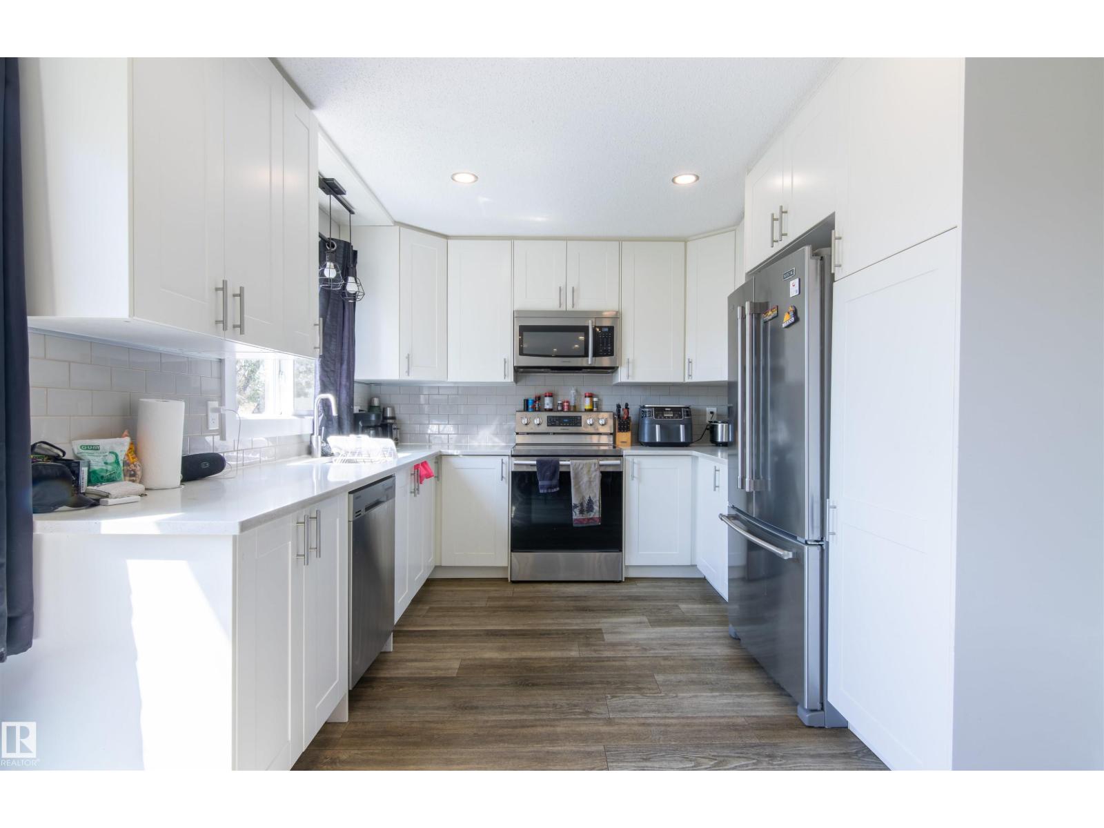 7115 39A AV NW