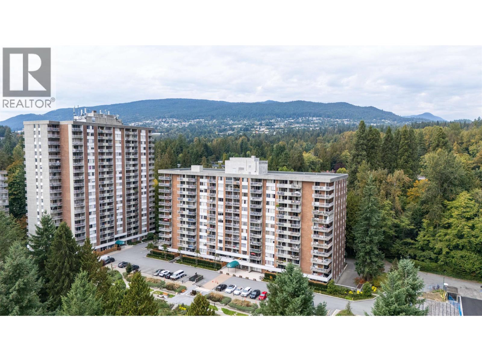 1205 2012 FULLERTON AVENUE