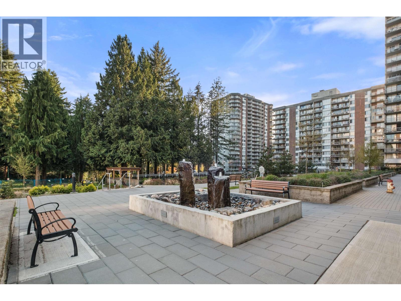 1205 2012 FULLERTON AVENUE