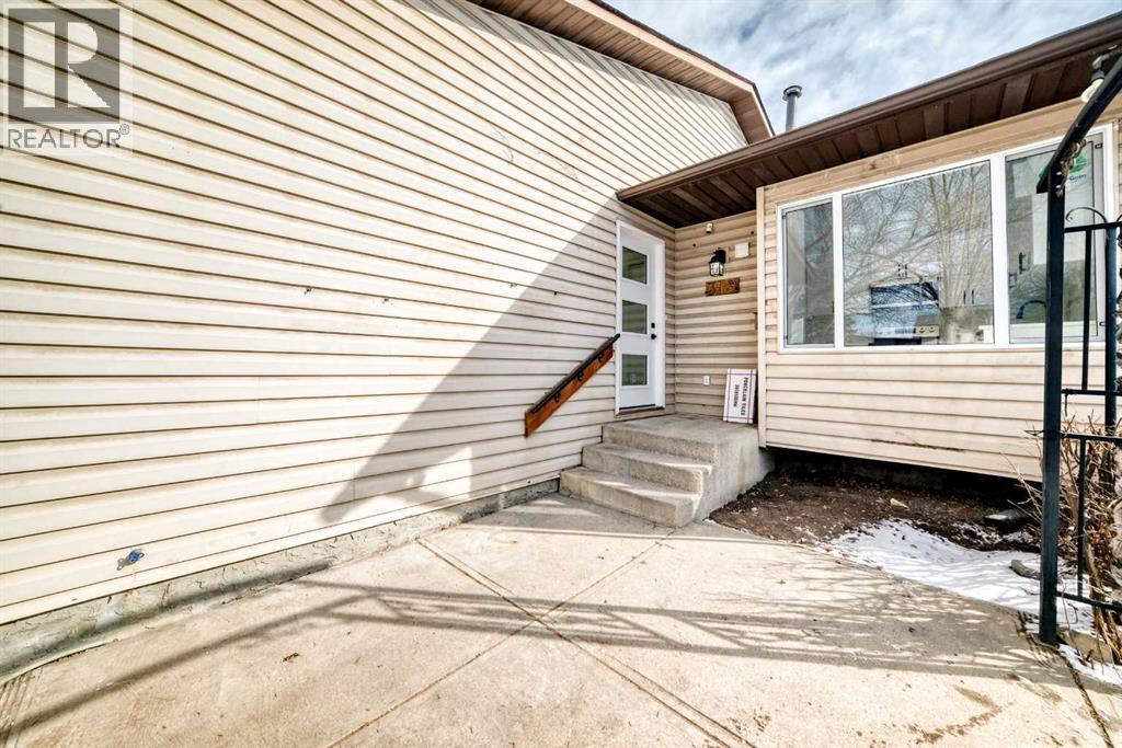 319 Whitefield Drive NE