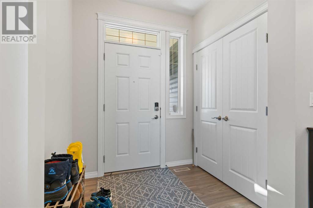 57 Cougar Ridge Close SW