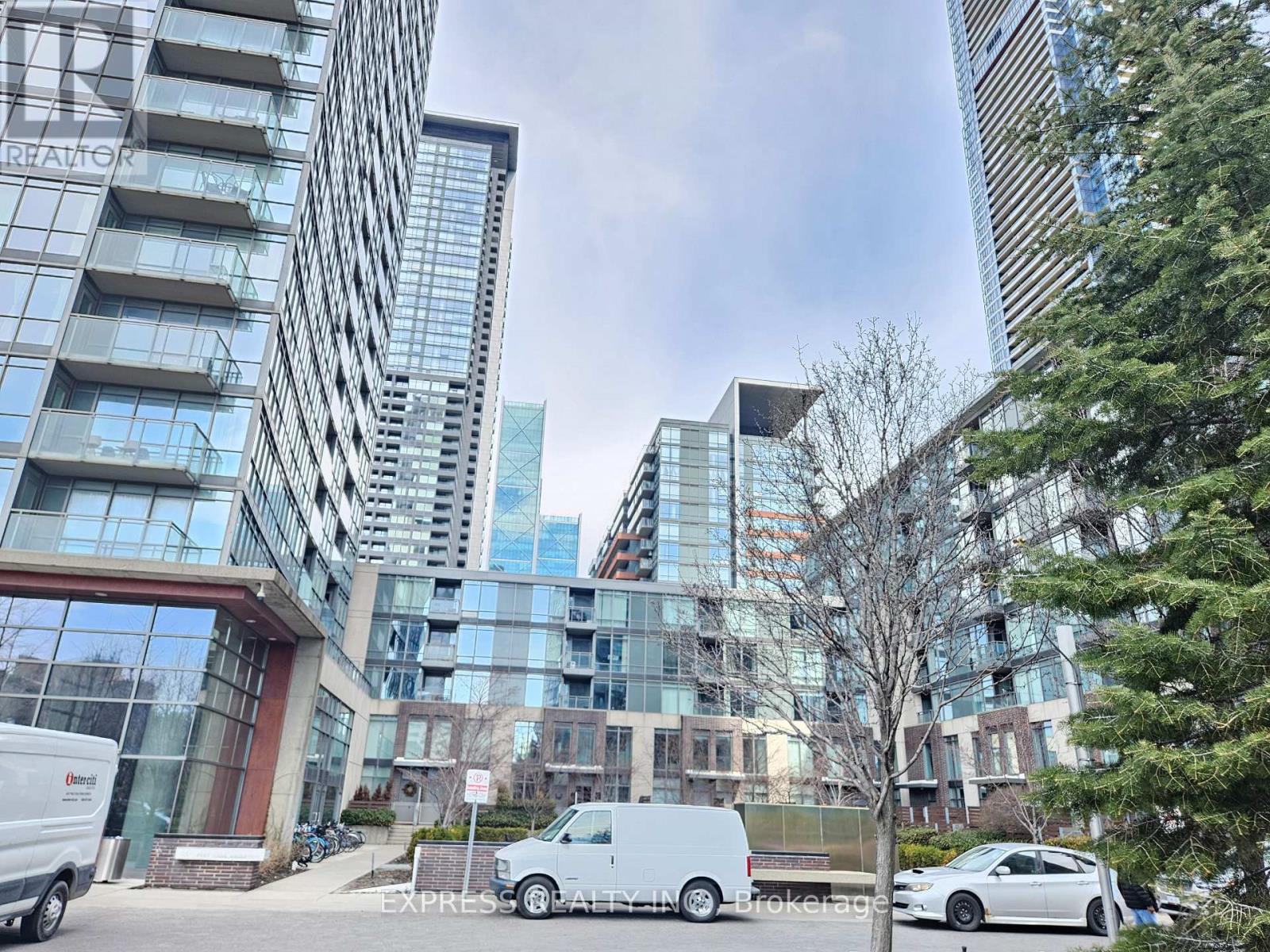 Photo 1 of 21 — 705 - 15 FORT YORK BOULEVARD Unit 705, Toronto (Waterfront Communities), ON M5V3Y4