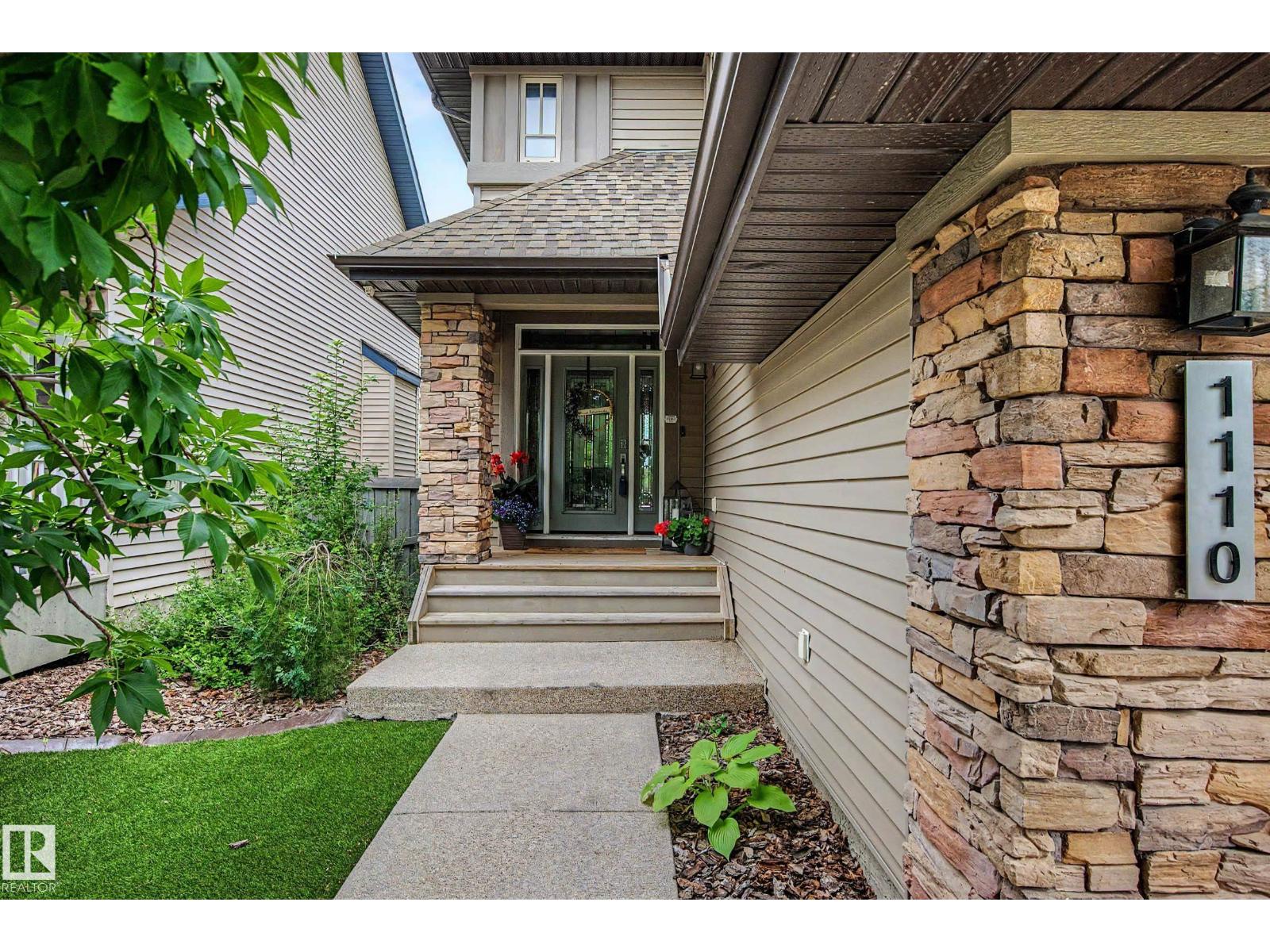 1110 ARMITAGE CR SW