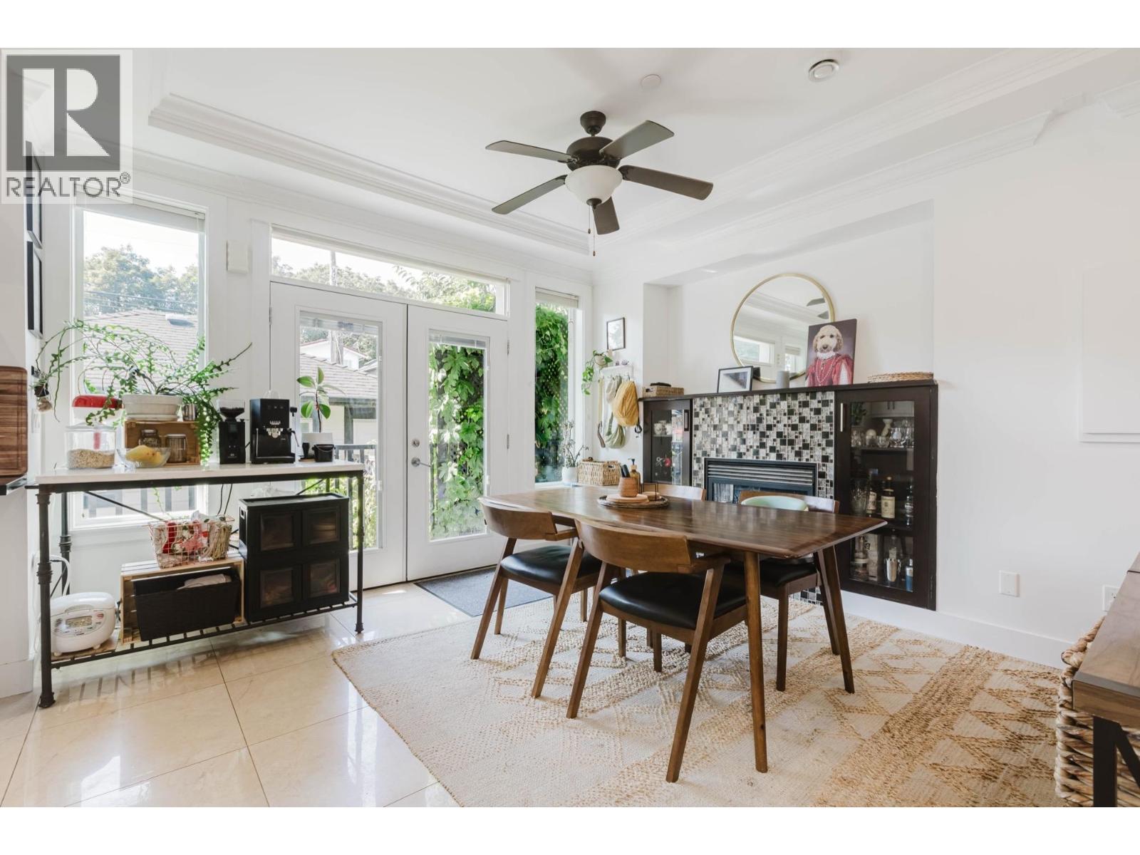 2018 E 12TH AVENUE