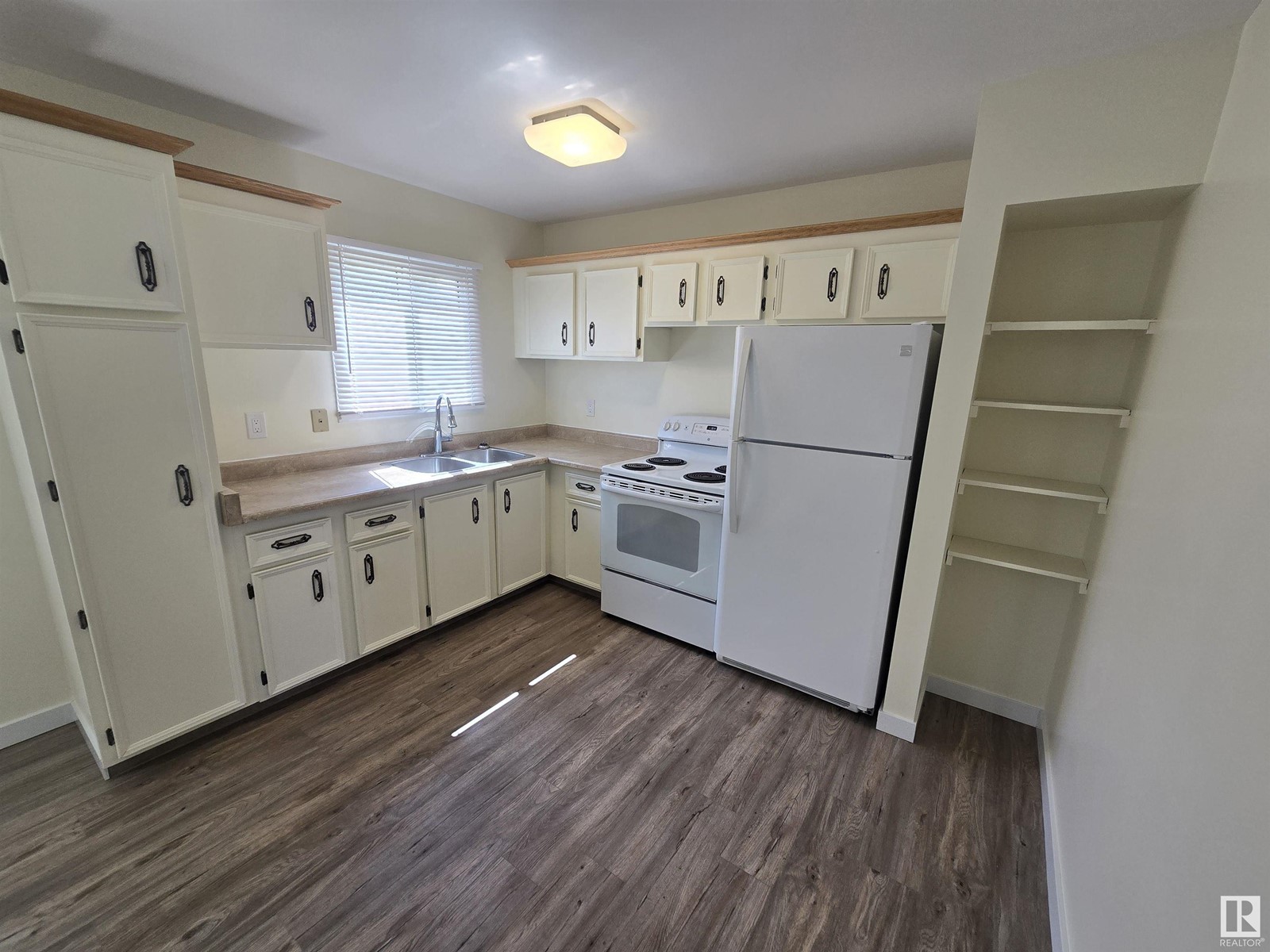 14047 30 ST NW