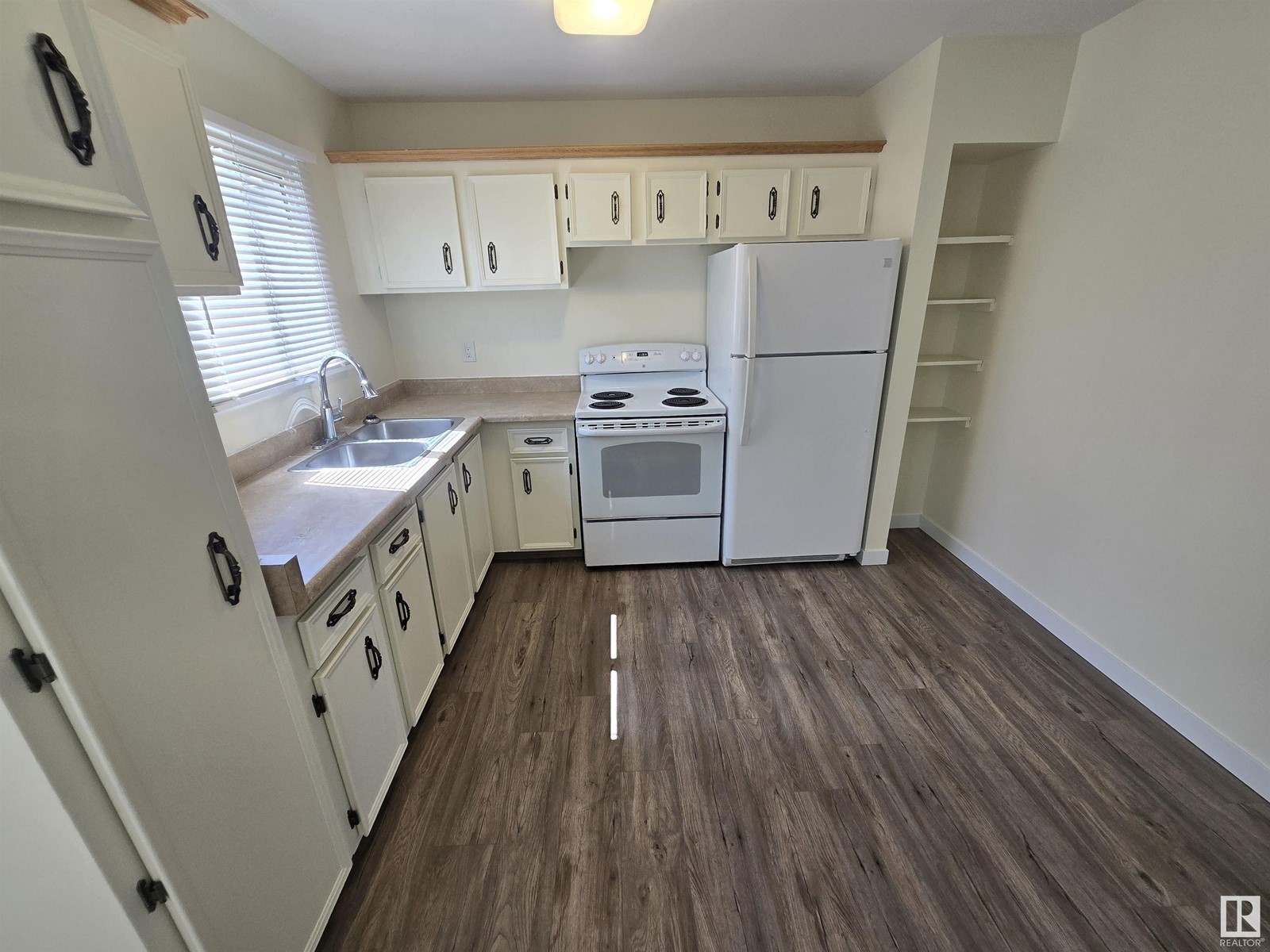 14047 30 ST NW