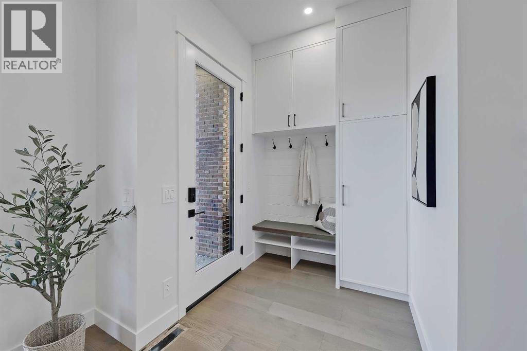 2713 Cochrane Road NW