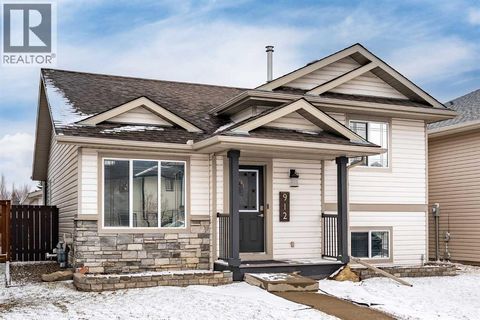 912 Silver Creek Drive NW Airdrie AB T4B2P6