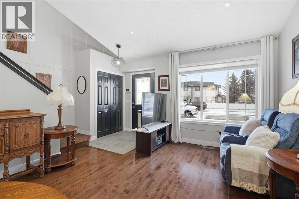 912 Silver Creek Drive NW