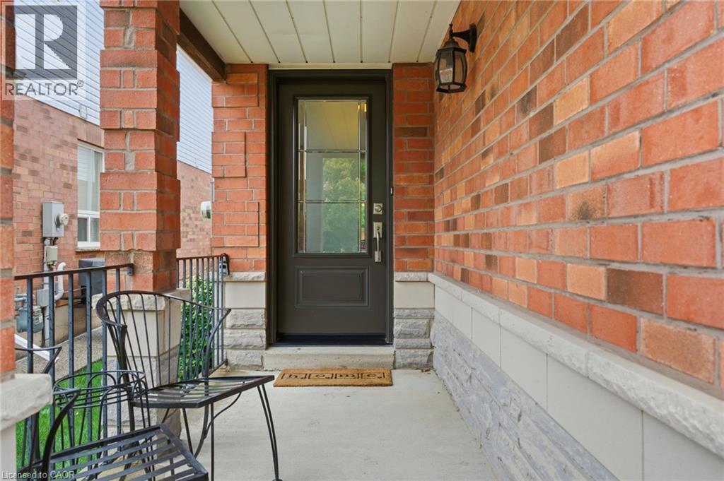 9 SLATER Court
