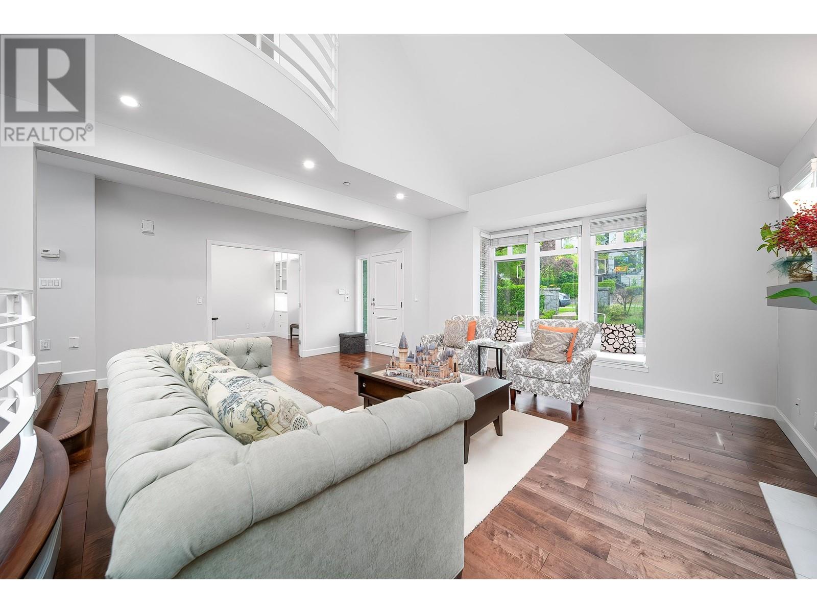 2716 W 37TH AVENUE