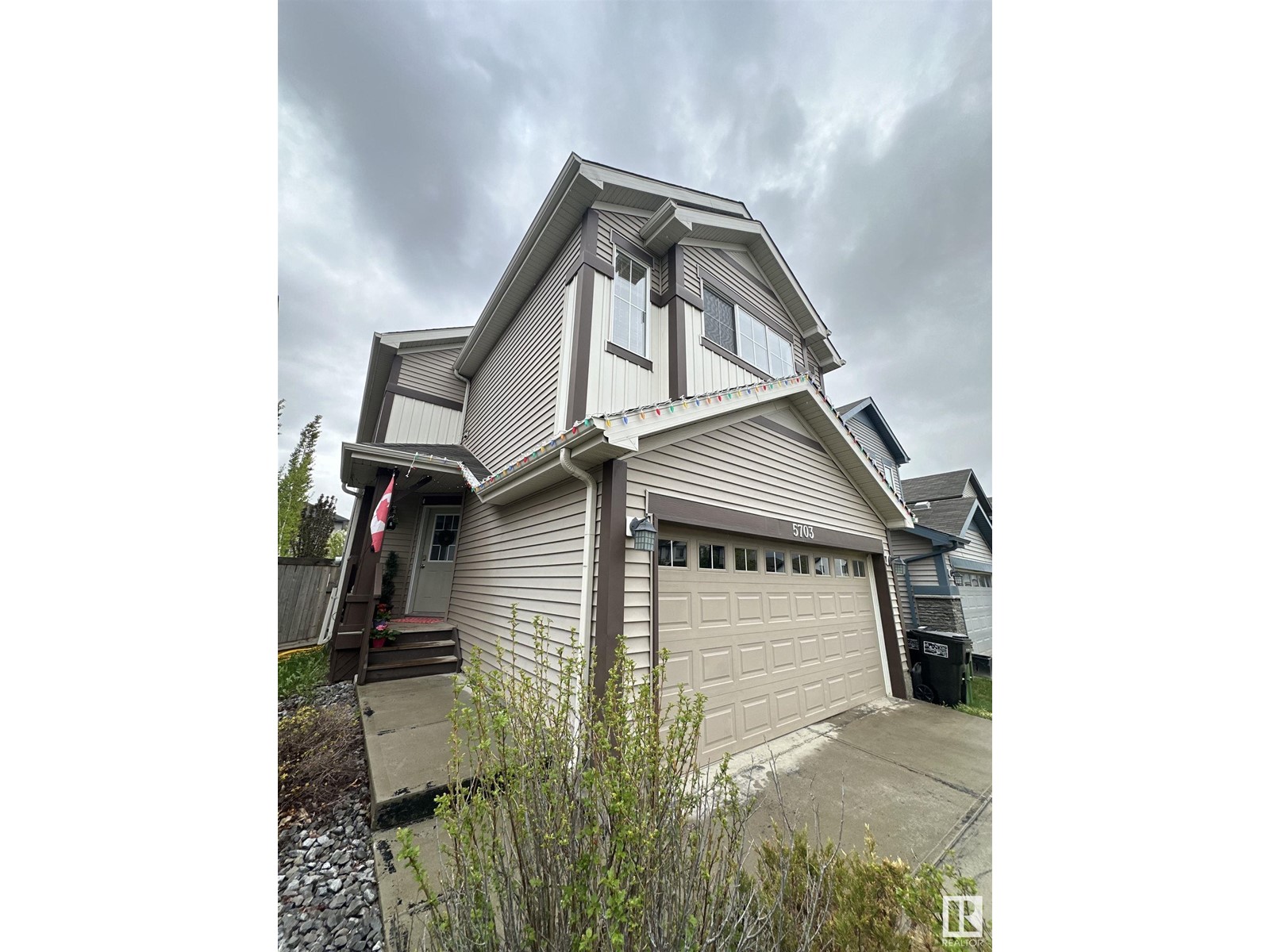 5703 18 AV SW