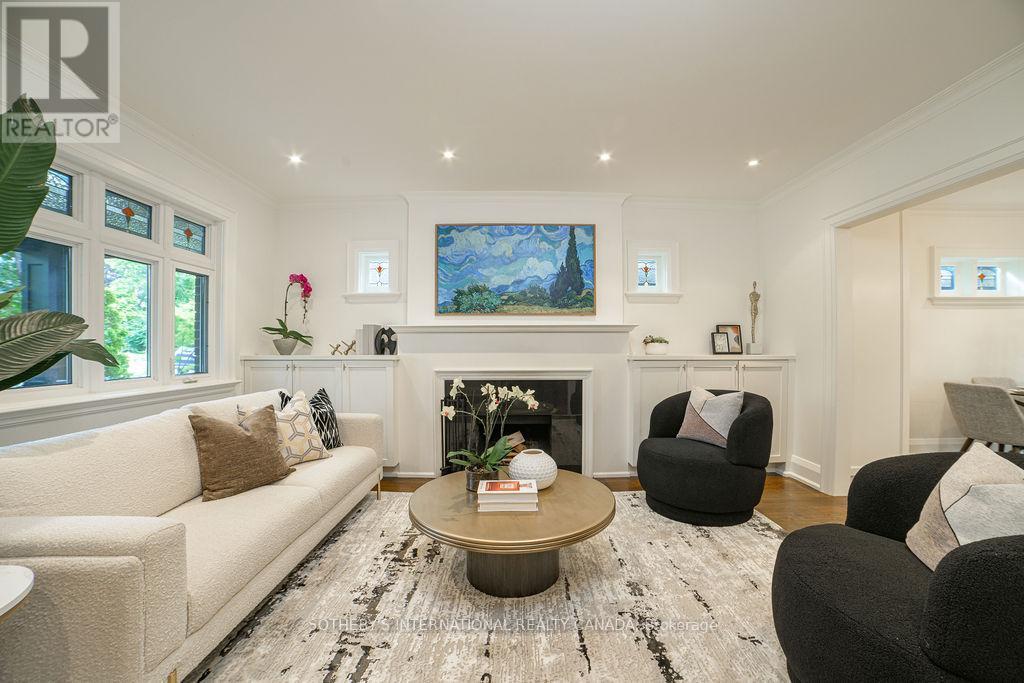 43 MANOR ROAD E