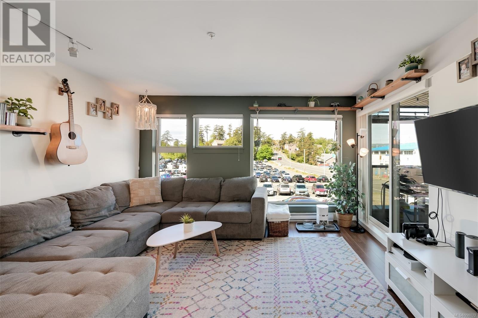 213 1405 Esquimalt Rd