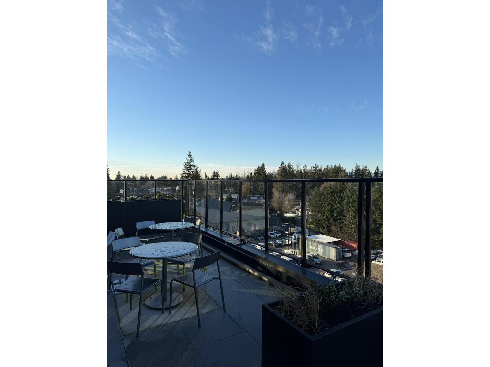 114 15739 FRASER HIGHWAY