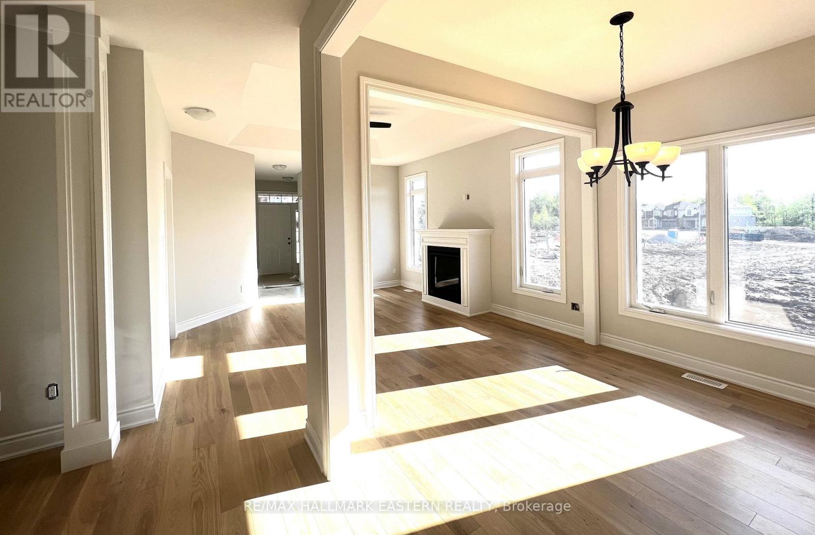 Photo 1 of 3 — 15 COLDBROOK DRIVE, Cavan Monaghan (Millbrook Village), ON L0A1G0