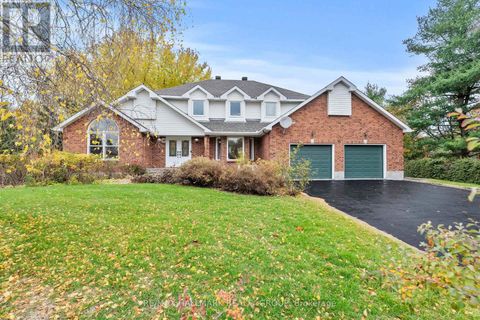 16 GOODFELLOW COURT Ottawa ON K2R1C8