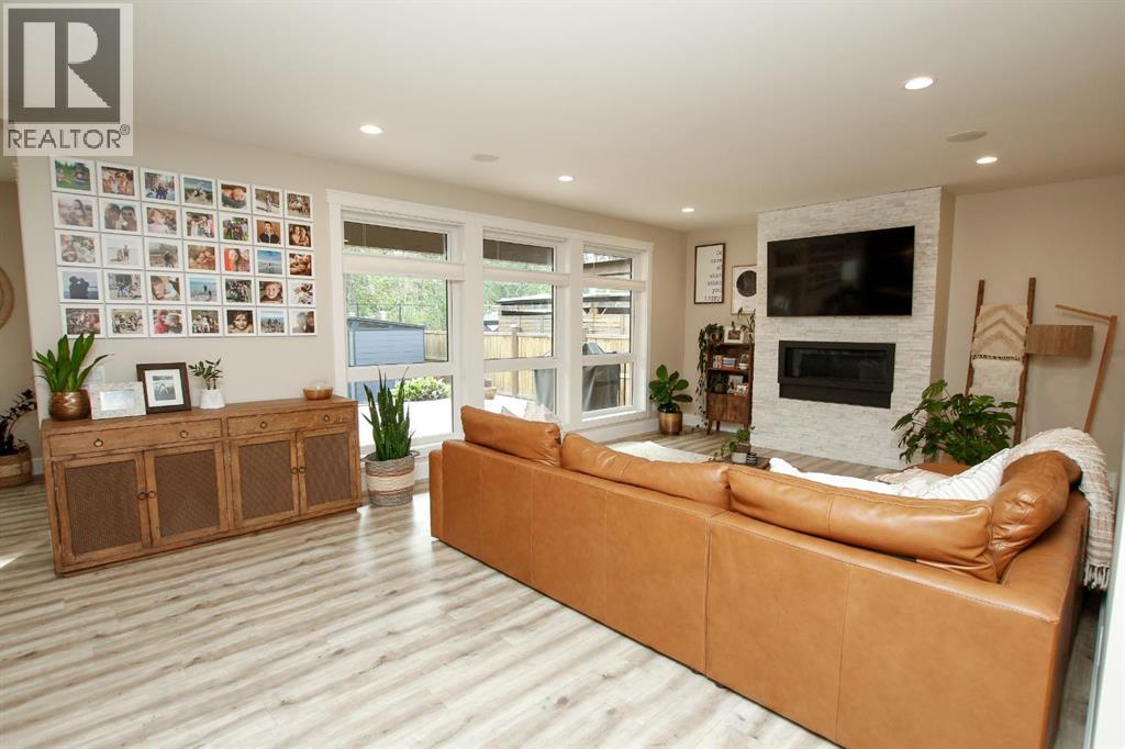 10 Regal Court