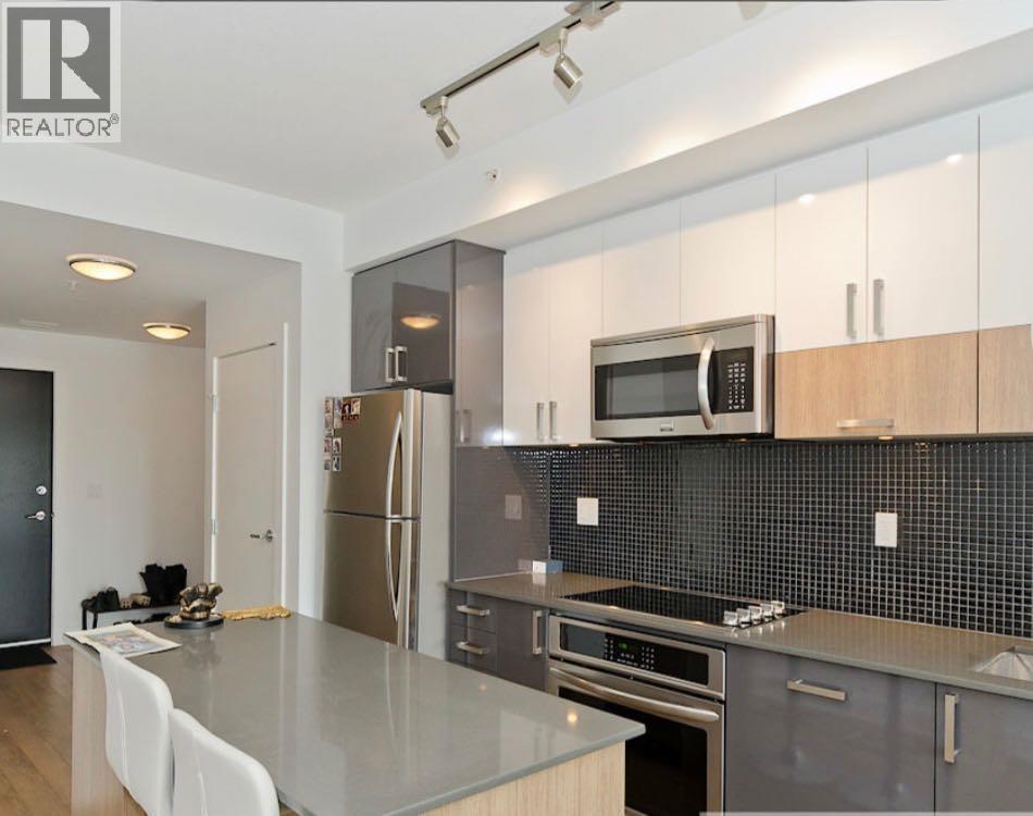 809, 550 Riverfront Avenue SE